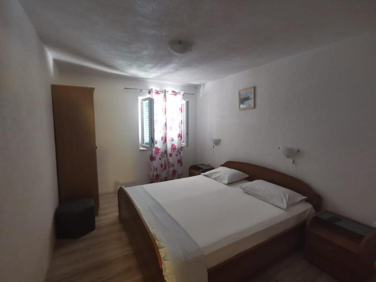 Apartmani Franceska Bol Eksteriør bilde