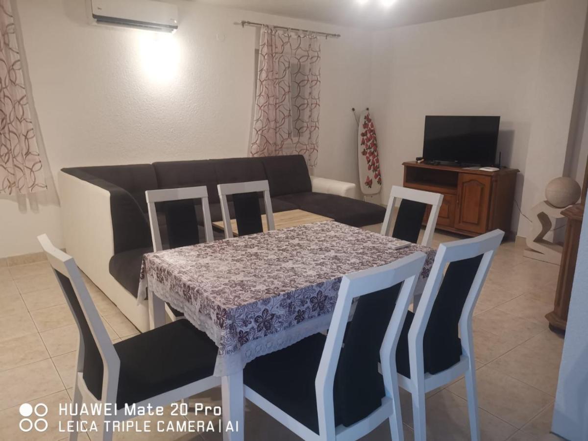 Apartmani Franceska Bol Eksteriør bilde
